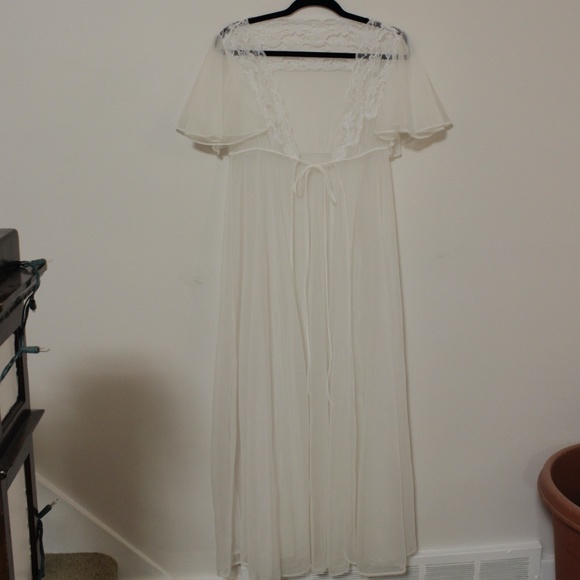 Vintage Other - VINTAGE 1970s Flutter Sleeve Sheer Robe sz M